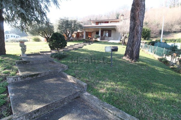 casa indipendente in vendita a Trissino