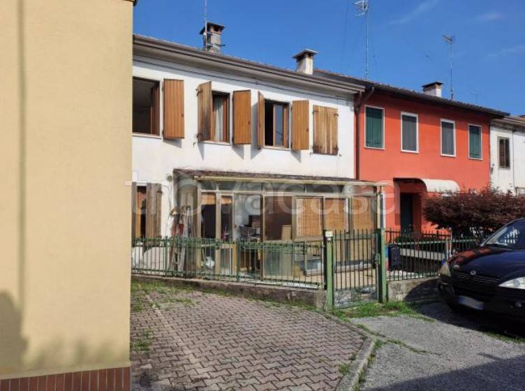 casa indipendente in vendita a Trissino