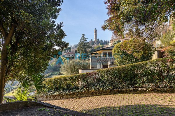 casa indipendente in vendita a Trissino