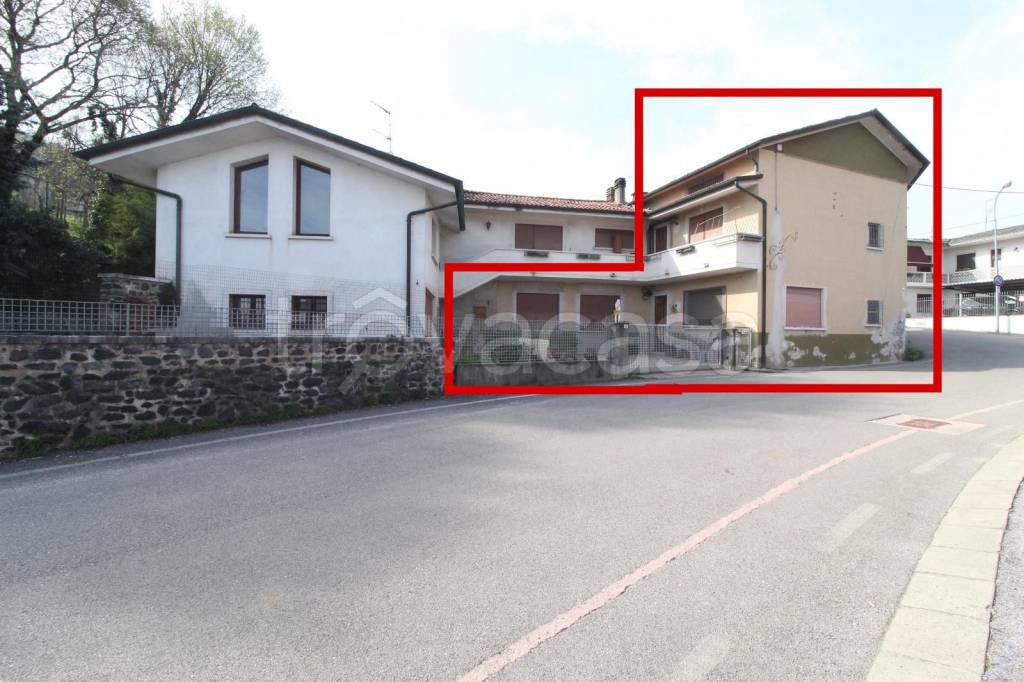 casa indipendente in vendita a Trissino in zona Lovara