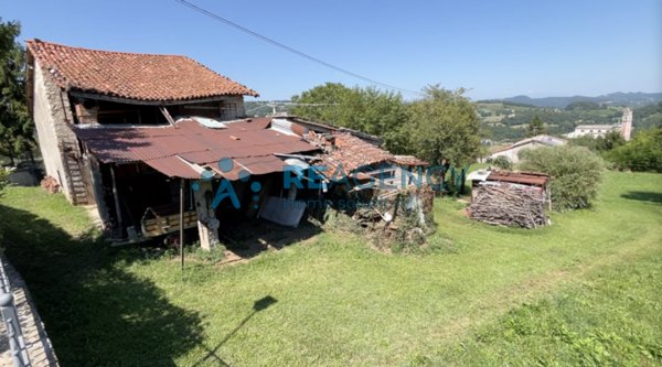 casa indipendente in vendita a Trissino in zona Lovara