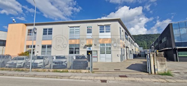 capannone in vendita a Trissino