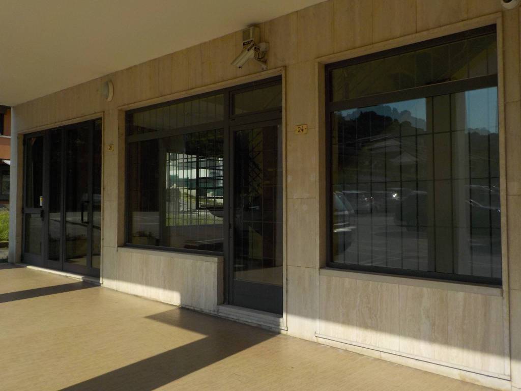 negozio in vendita a Trissino