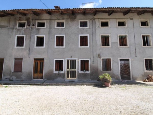 casa indipendente in vendita a Trissino
