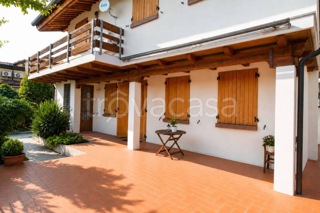 casa indipendente in vendita a Trissino