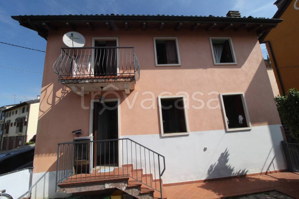 casa indipendente in vendita a Trissino