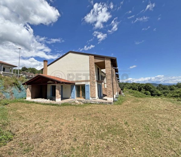 casa indipendente in vendita a Trissino
