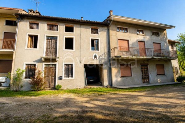 casa indipendente in vendita a Trissino in zona Lovara