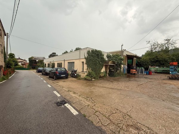 casa indipendente in vendita a Trissino in zona Lovara
