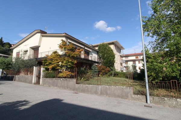 casa indipendente in vendita a Trissino