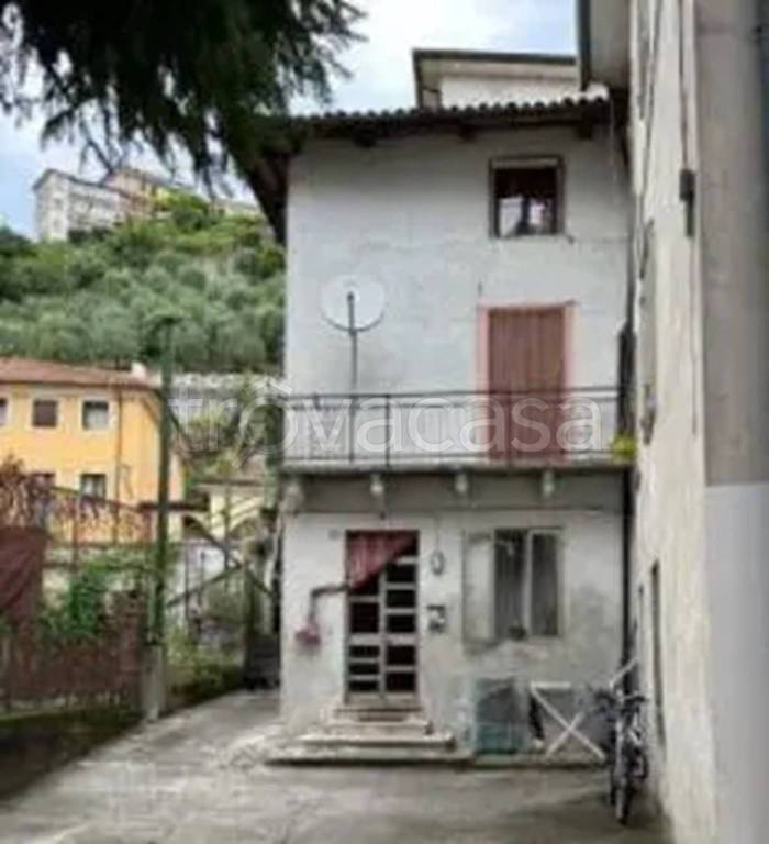 casa indipendente in vendita a Valdagno