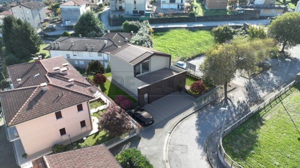 casa indipendente in vendita a Valdagno