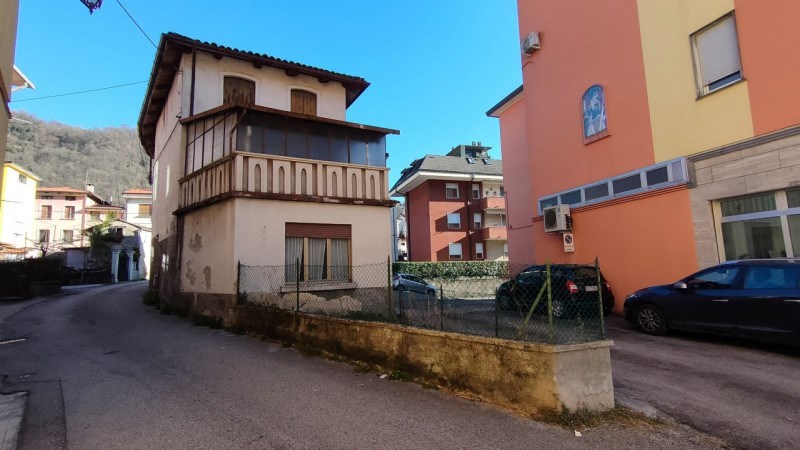 casa indipendente in vendita a Valdagno in zona Novale
