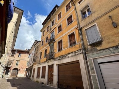 casa indipendente in vendita a Valdagno