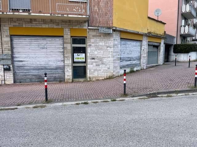 negozio in vendita a Valdagno