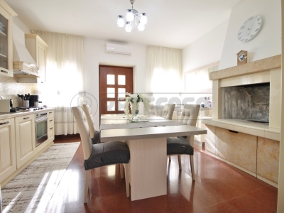 casa indipendente in vendita a Valdagno