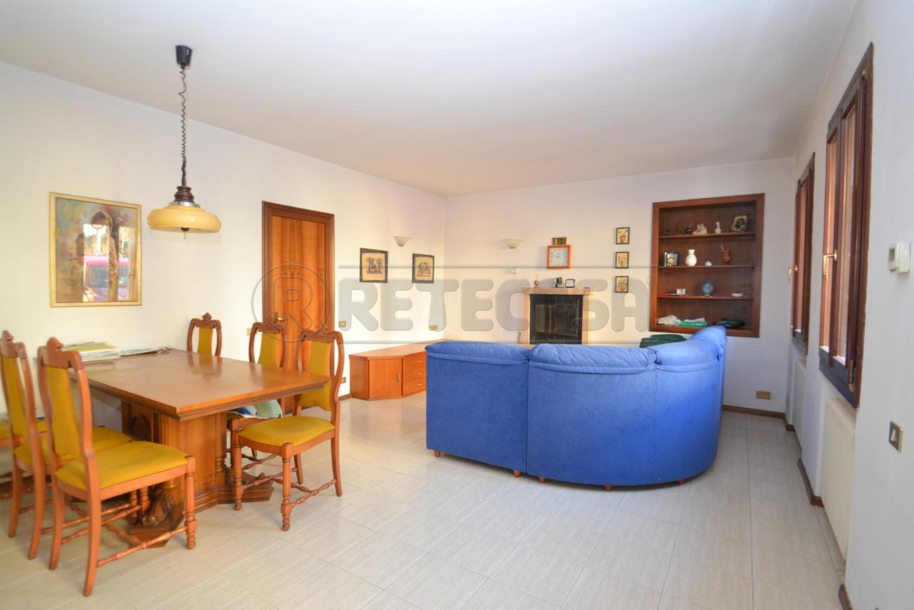 casa indipendente in vendita a Valdagno in zona Piana