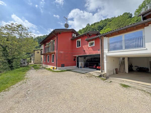 casa indipendente in vendita a Valdagno