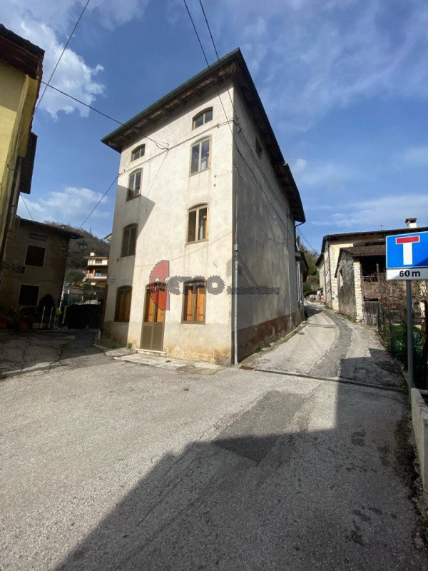 casa indipendente in vendita a Valdagno
