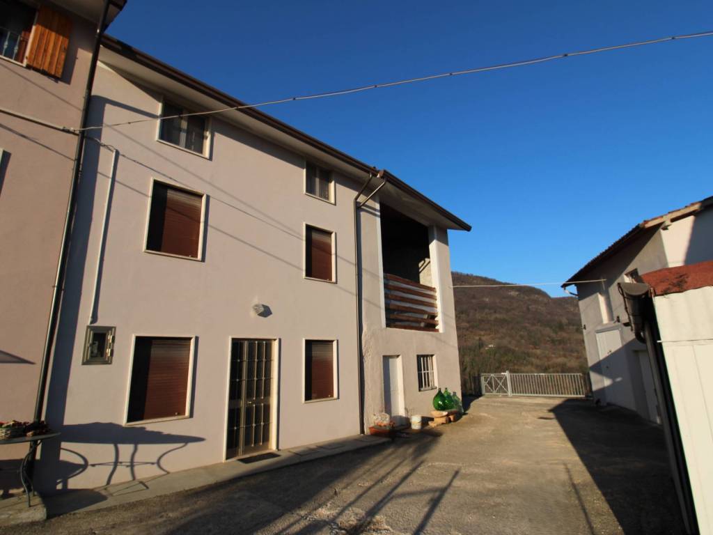 casa indipendente in vendita a Valdagno