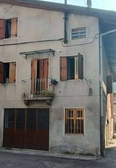 casa indipendente in vendita a Valdagno