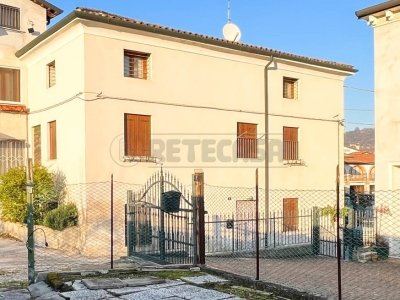 casa indipendente in vendita a Valdagno