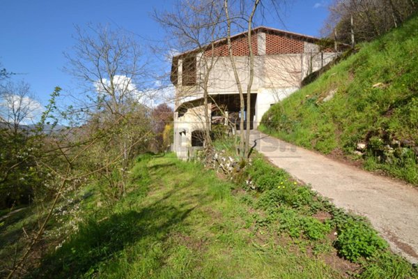 casa indipendente in vendita a Valdagno