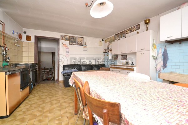 casa indipendente in vendita a Valdagno in zona Cerealto