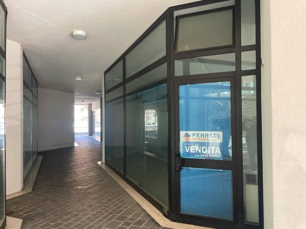 negozio in vendita a Valdagno