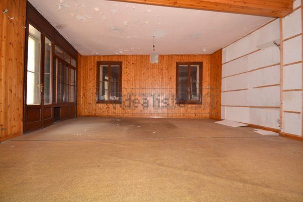 locale commerciale in vendita a Valdagno