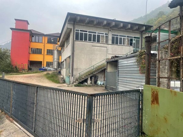 negozio in vendita a Valdagno in zona San Quirico