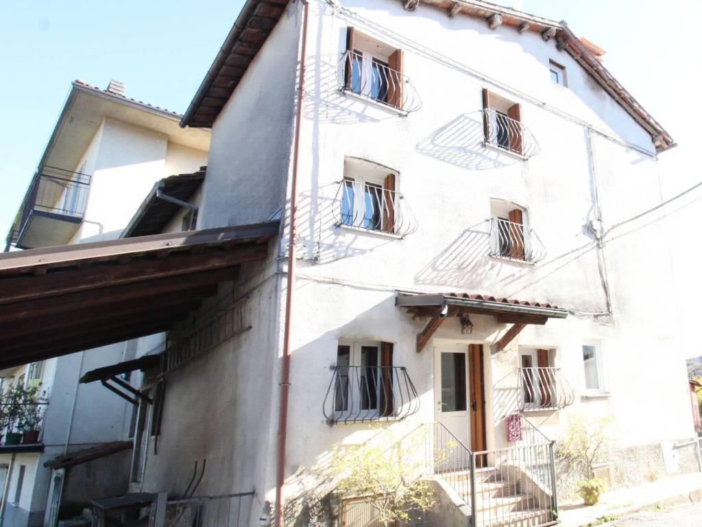 casa indipendente in vendita a Valdagno in zona Piana