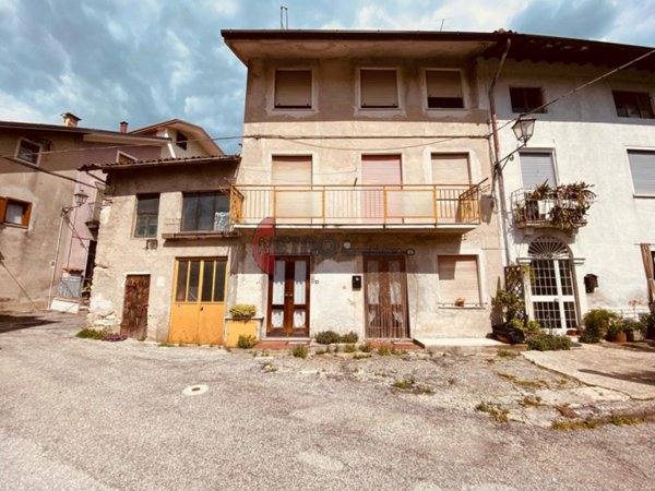 appartamento in vendita a Valdagno in zona Massignani