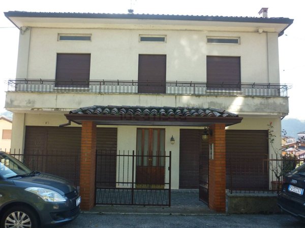 casa indipendente in vendita a Valdagno in zona Maglio di Sopra
