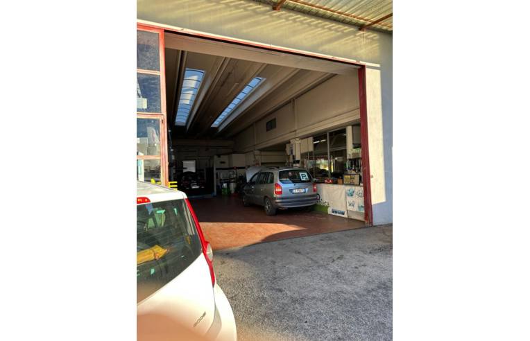 locale commerciale in vendita a Valdagno