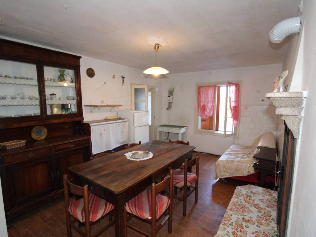 casa indipendente in vendita a Valdagno in zona Cerealto