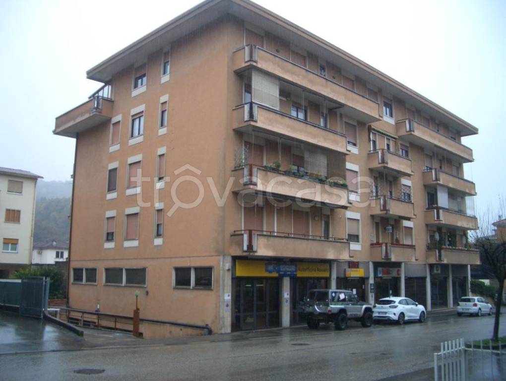 locale commerciale in vendita a Valdagno