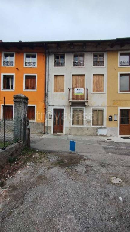 casa indipendente in vendita a Valdagno in zona Novale