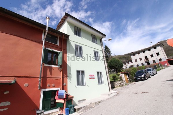 casa indipendente in vendita a Valdagno in zona Novale