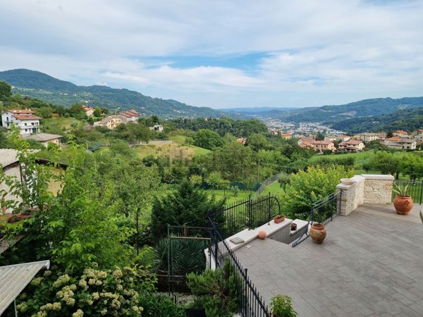 casa indipendente in vendita a Valdagno