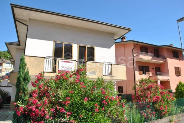 casa indipendente in vendita a Valdagno in zona Novale