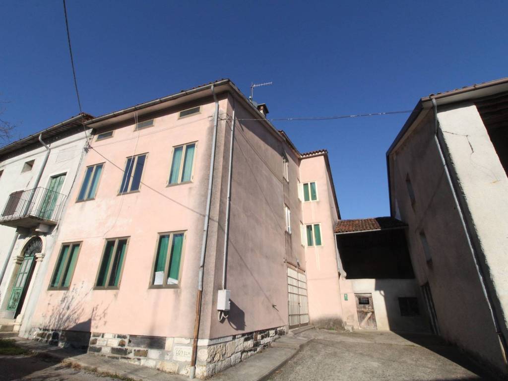 casa indipendente in vendita a Valdagno
