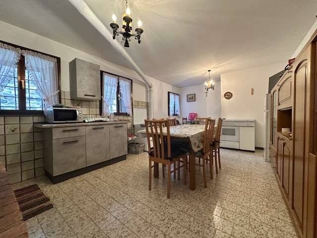 casa indipendente in vendita a Valdagno in zona Castelvecchio