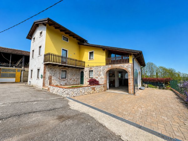 casa indipendente in vendita a Valdagno in zona Cerealto