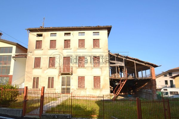 casa indipendente in vendita a Valdagno in zona Piana