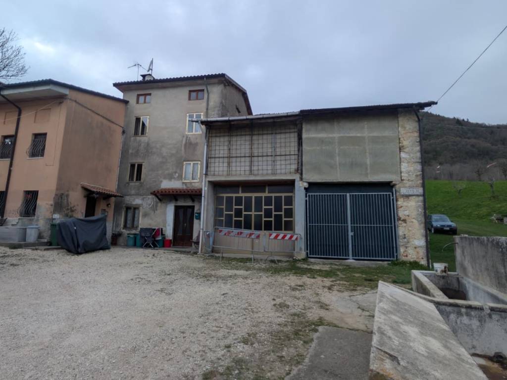 casa indipendente in vendita a Valdagno