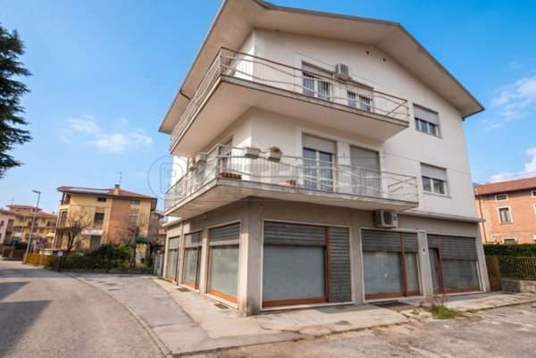 negozio in vendita a Valdagno in zona Novale