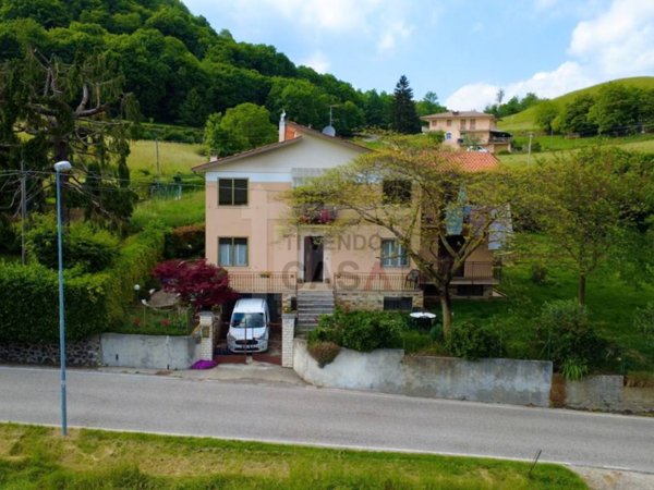 casa indipendente in vendita a Valdagno in zona Cerealto