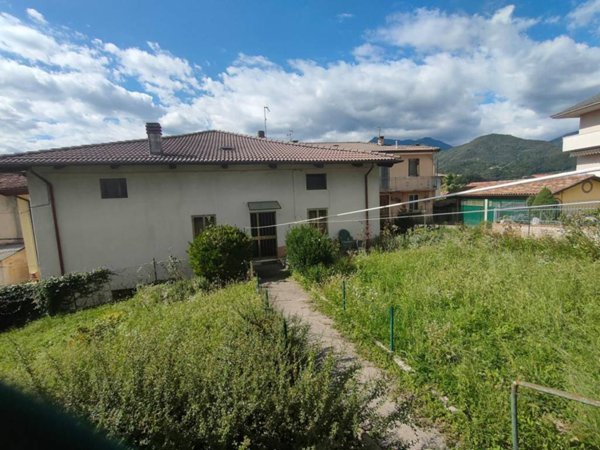 casa indipendente in vendita a Valdagno in zona Novale