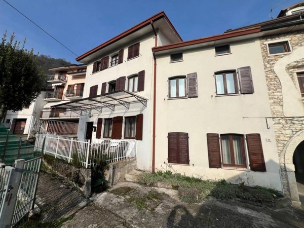 casa indipendente in vendita a Valdagno in zona Novale
